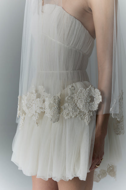 Evie Veil